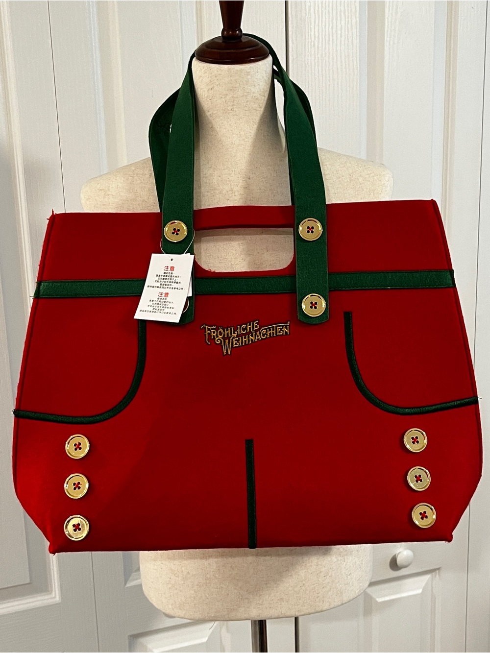 Disney Parks EPCOT Germany Fröhliche Weihnachten Christmas Felt Tote Bag NWT